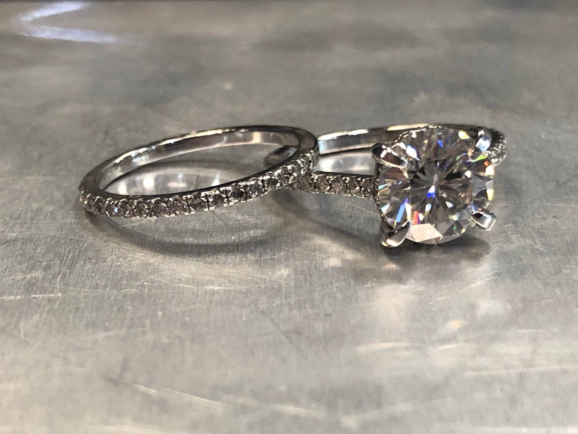 Ladies 14Kt Round Center Cut Forever One Moissanite Halo Engagement Ring & Wedding Band von SJEXCLUSIVEJEWELRY