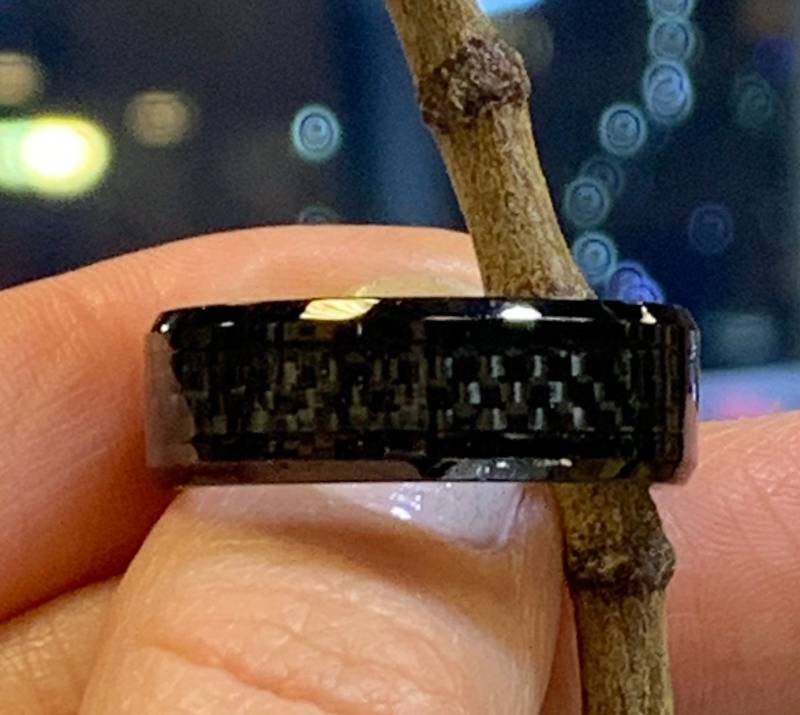 Schwarze Kohlefaser-Inlay in Schwarz Titan von SJEXCLUSIVEJEWELRY