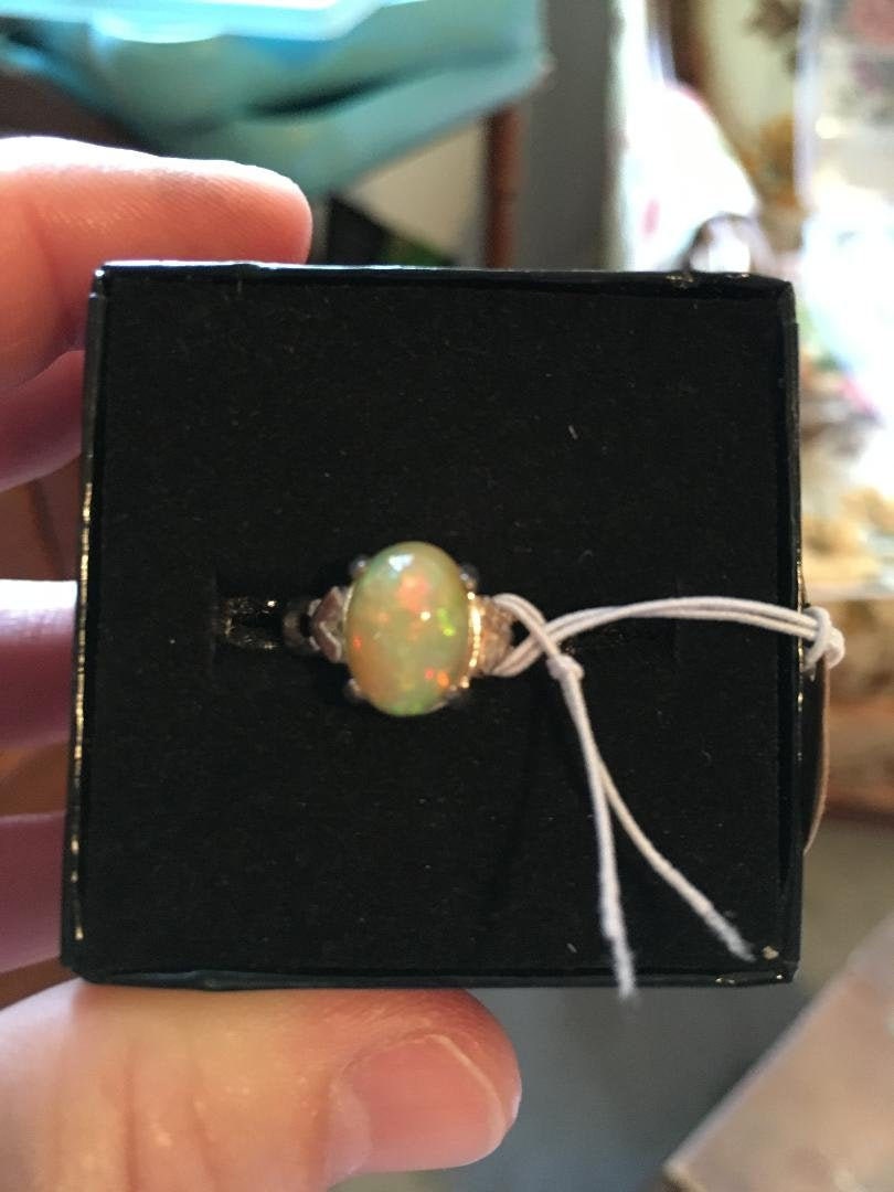 Kleiner Opal Ring Aus Sterling Silber von SJMarsStudio