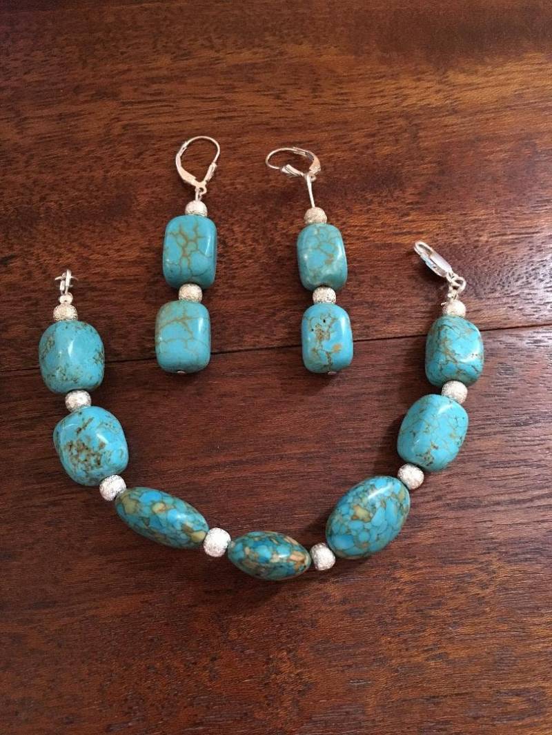 Stabilisierter Türkis/Mosaik-Türkis Und Sterling Silber Perlenarmband Ohrringe Set von SJMarsStudio