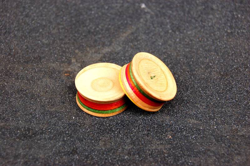 Konkave Plugs 24 Mm Aus Recyceltem Skateboard, Holzplugs Konkave Plugs 24 Mm Aus Recyceltem Skateboard, Holzplugs von SK8RINGS