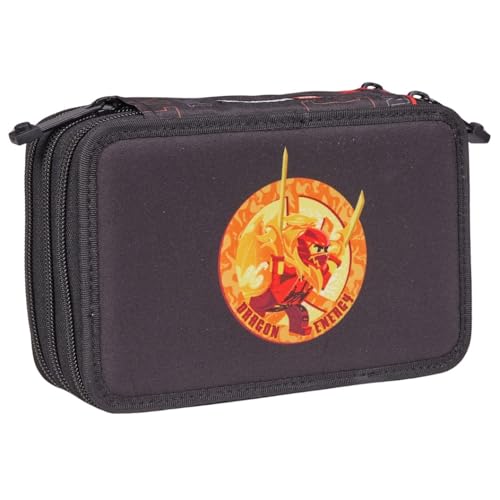 SKANDO BAGS 3-lagiges Etui mit Inhalt Lego® NINJAGO®, Dragon Energy: 3 Fächer mit Reißverschlüssen. Enthält Bleistifte, Farbstifte, Radiergummi, Anspitzer, Lineal und mehr. Elegant und organisiert. von SKANDO BAGS