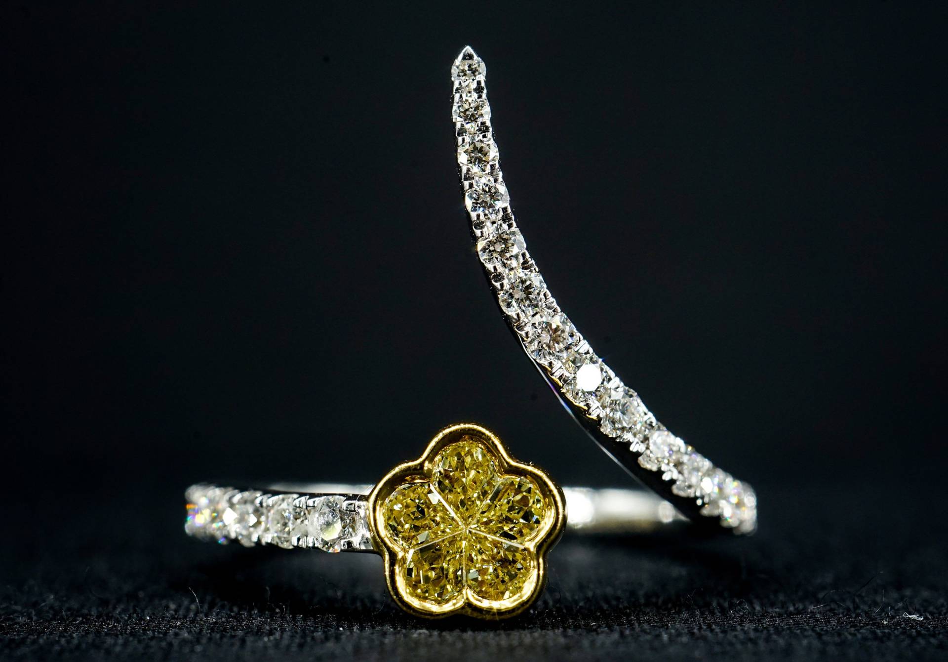 C-Würfel Yellow Diamond Ring, 0, 60 Ct Natürliche Gelbe Und Weiße Diamant-Verlobungsring /In 18Karat Weißgold Für Hochzeitsgeschenk Gefertigt von SKSMHKLTD
