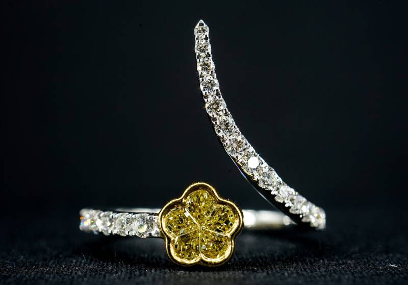 C-Würfel Yellow Diamond Ring, 0, 60 Ct Natürliche Gelbe Und Weiße Diamant-Verlobungsring /In 18Karat Weißgold Für Hochzeitsgeschenk Gefertigt von SKSMHKLTD