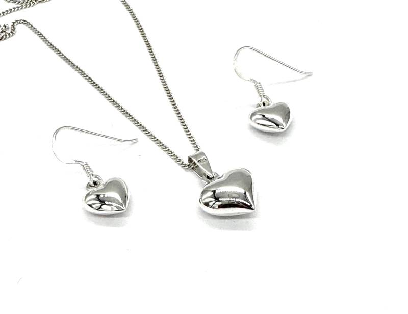 sterling Silber Herz Tropfen Ohrringe Und Anhänger Halskette Set Auf Panzerkette von SKSilverJewellery