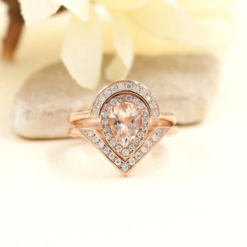 14K Rose Gold Birne Morganit Diamant Brautring Set von SKYFineJewelryUS