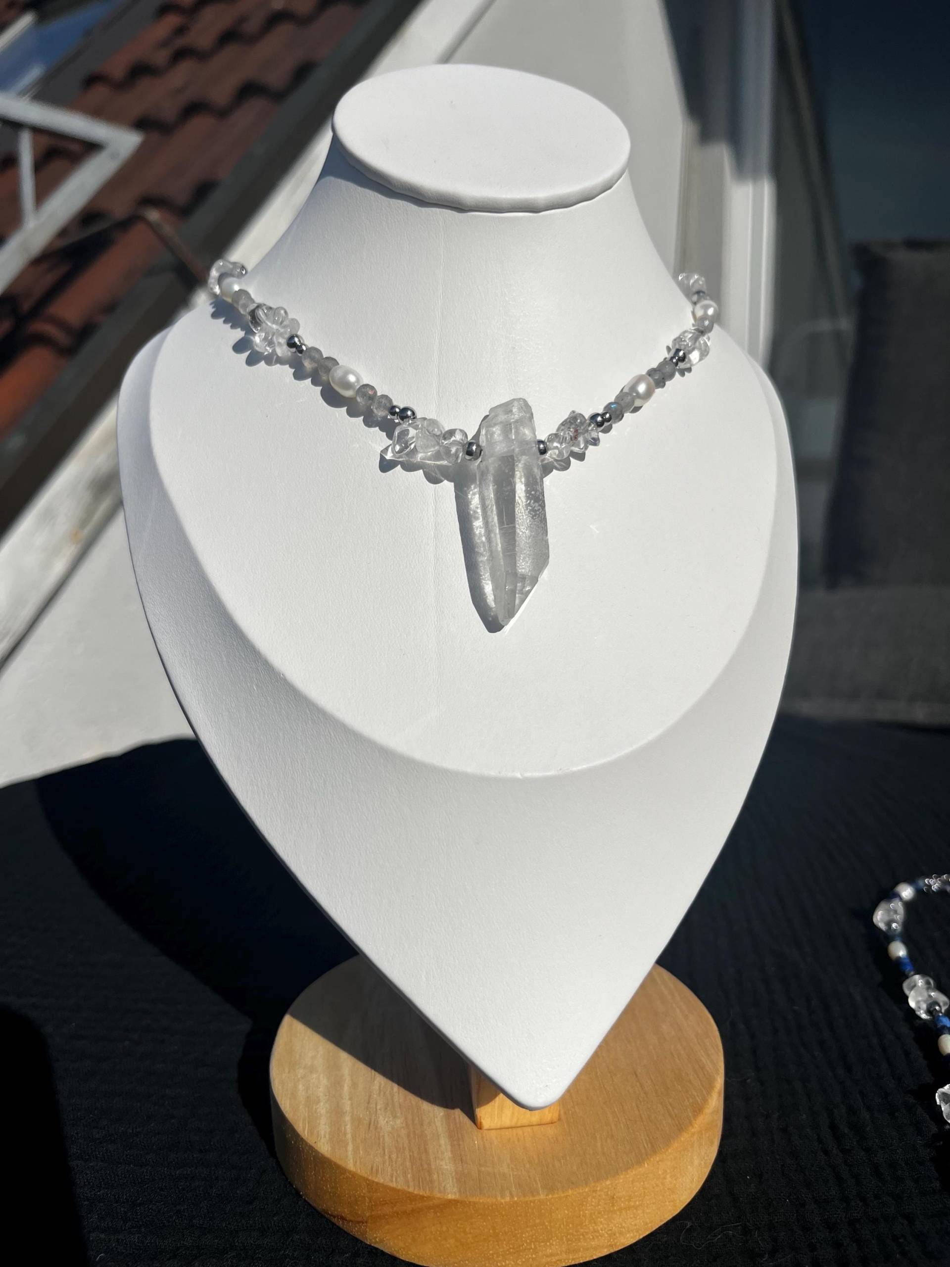 Perlenkette Mit Bergkristall Perlenkette Mit Bergkristall von SKcreating