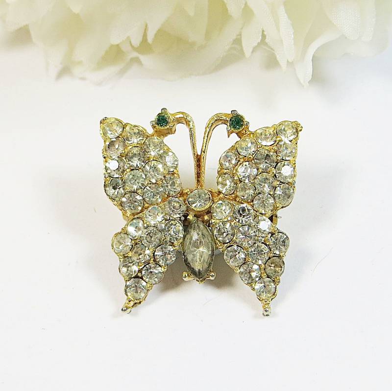 1930Er Jahre Brosche Schmetterling, Entzückende Kleine Strass Kristall Schmetterling Mit Vintage Schein 1930Er Jahre Brosche Schmetterling, Entzückende Kleine Strass Kristall Schmetterling Mit Vintage Schein von SLCDesignsUK