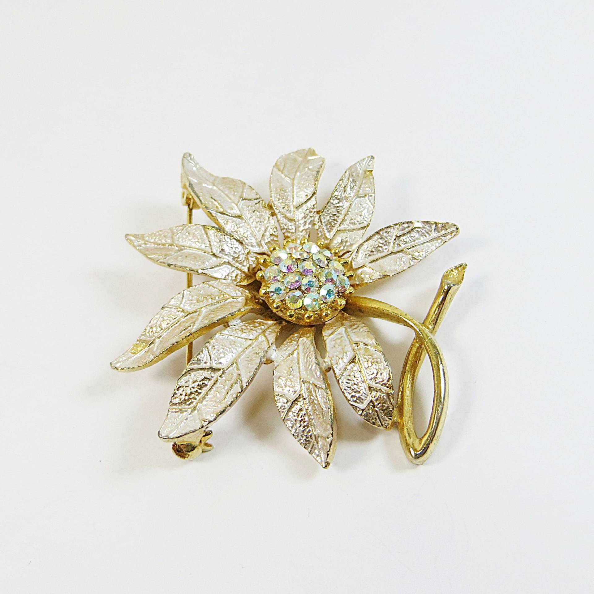 1960Er Jahre Blumen Brosche, Vintage Silber Vergoldete Gänseblümchen Brosche Mit Ab Strass Kristall, Hübsche Kristall Blume Anstecknadel 1960Er Jahre Blumen Brosche, Vintage Silber Vergoldete Gänseblümchen Brosche Mit Ab Strass Kristall, Hübsche Kristall Blume Anstecknadel von SLCDesignsUK
