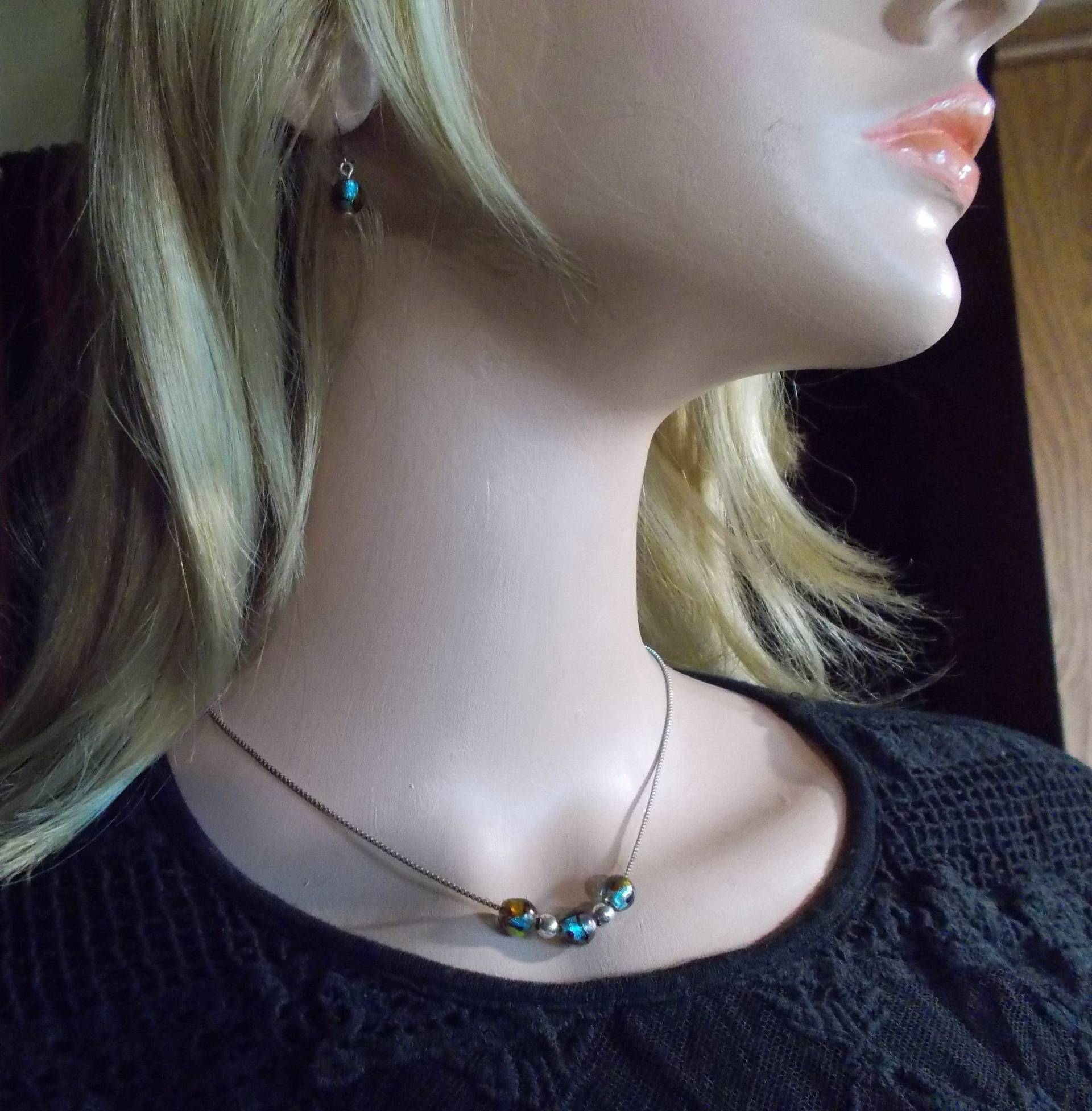 Handmade Silber Folie Glas Bead Halskette Und Ohrring Set von SLGJewelryDesigns