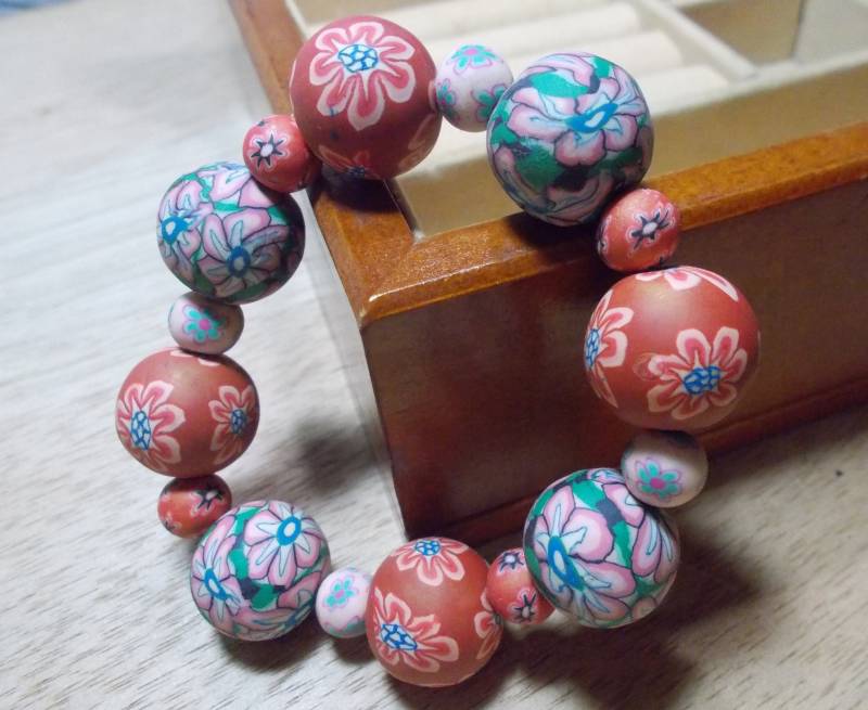 Vintage Abziehbild Kautschuk Perlen Stretch Armband von SLGJewelryDesigns