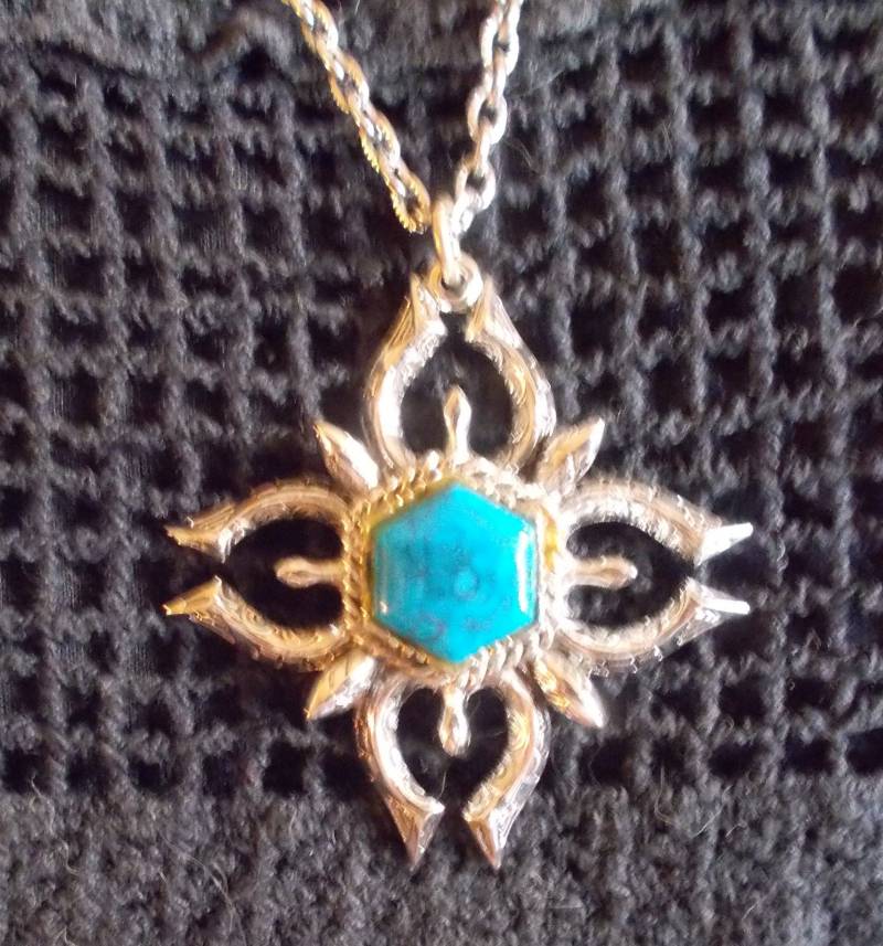 Vintage Türkis Anhänger Halskette, Einzigartiges Unisex Design, 24 "Kette von SLGJewelryDesigns