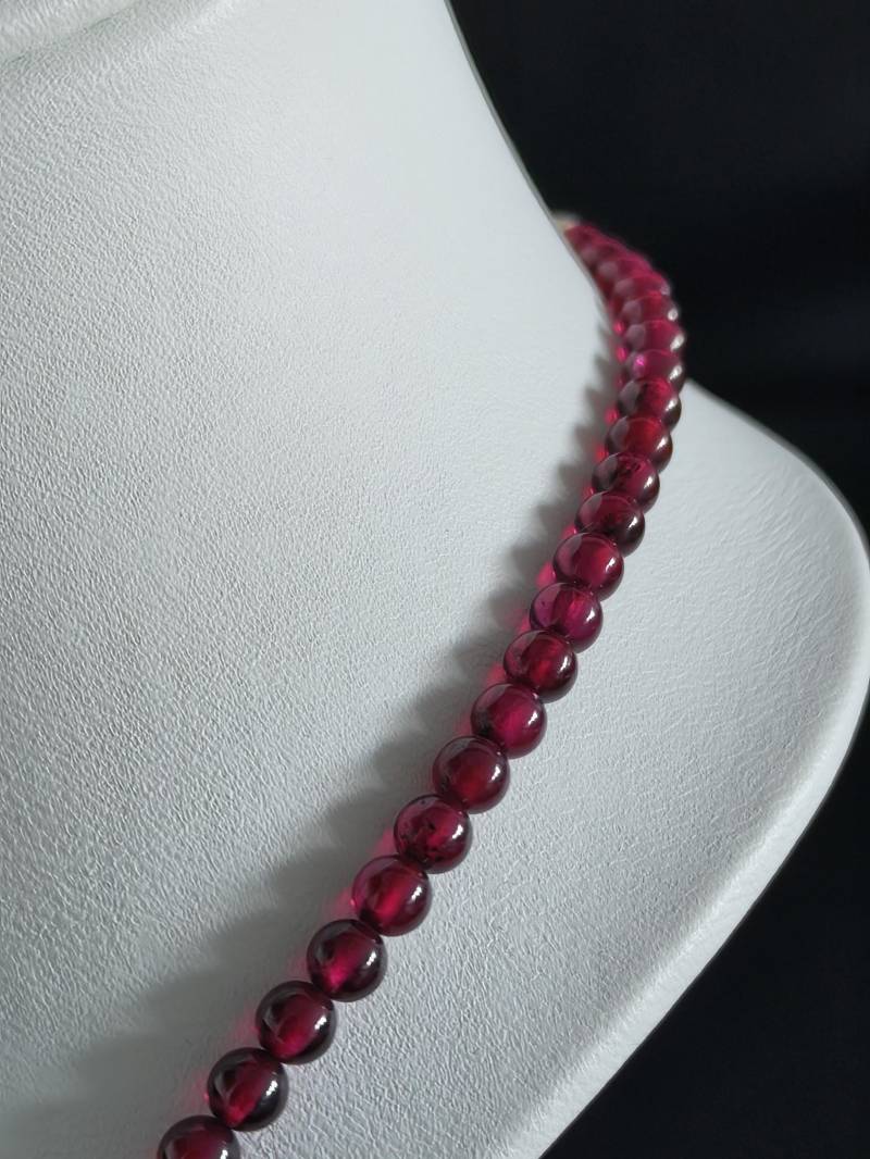 Exquisite Garnet Rhodolite Necklace - A Bold Statement von SLalwaniGermany