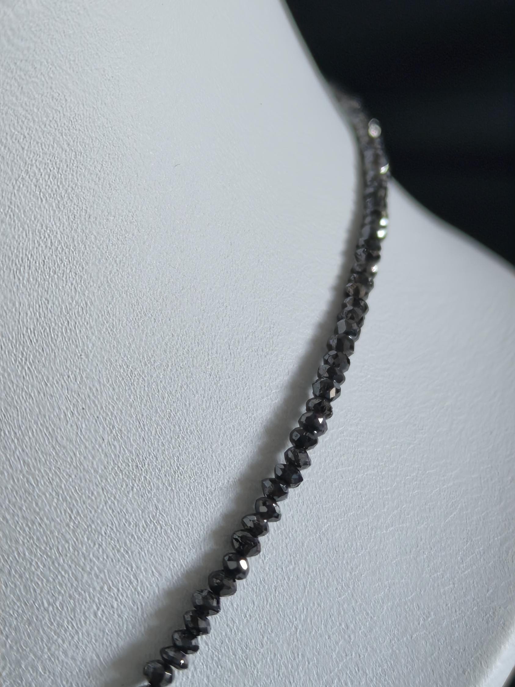 Sleek Black Diamond Facetted Necklace - 39cm Length With Silver Clasp Sleek Black Diamond Facetted Necklace - 39cm Length With Silver Clasp von SLalwaniGermany