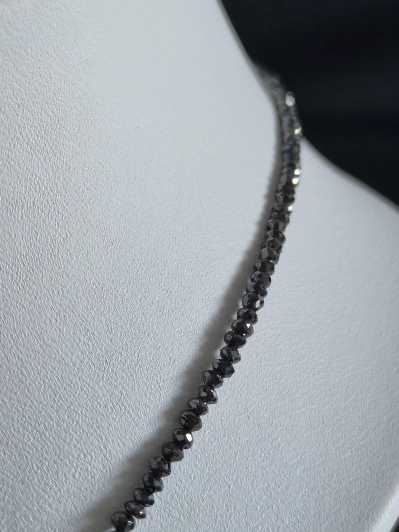 Sleek Black Diamond Facetted Necklace - 39cm Length With Silver Clasp von SLalwaniGermany