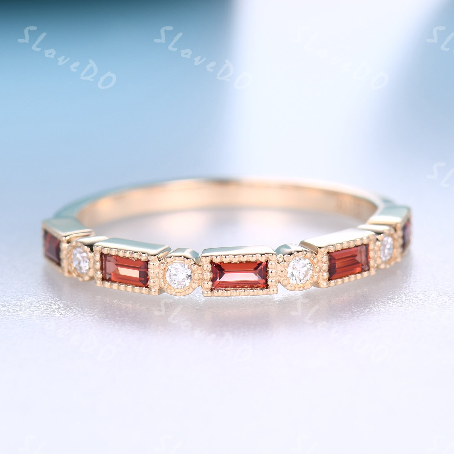 Art Deco Granat Diamant Ehering/Baguette Ring Halbe Eternity Band Stapelband 14K Goldring Jubiläumsring Geschenk Für Sie von SLoveDO