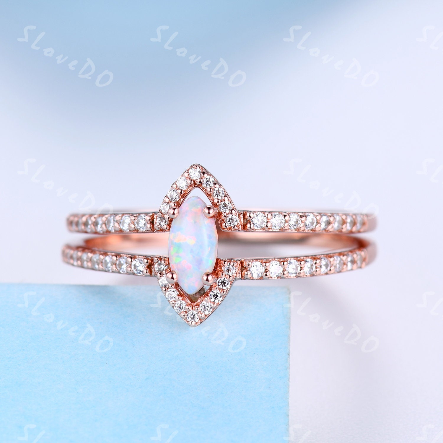 Art Deco Marquise Opal Ring Set, Danity Verlobungsring Set, V Gewölbte Stapelung Passendes Band, Minimalistisch, Opal Braut Set, Geschenk Für Sie von SLoveDO