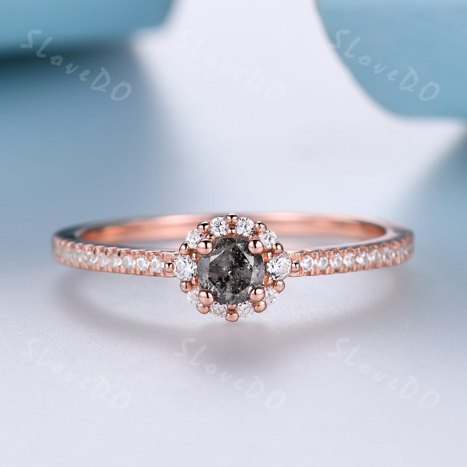Art Deco Salz Und Pfeffer Diamant Verlobungsring Zierlicher Halo Ring Stapelring 14K Roségold Passende Band Jubiläumsring Geschenk von SLoveDO