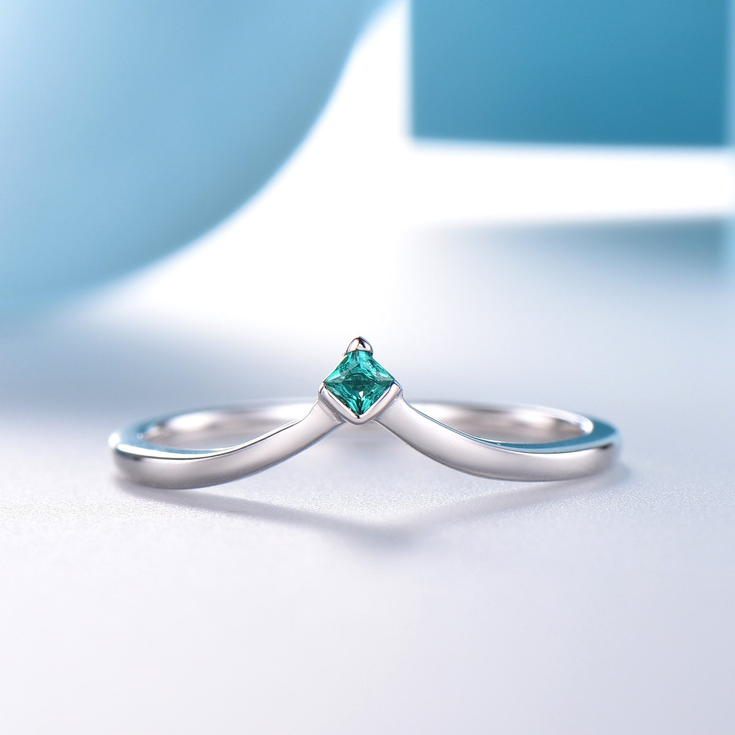 Princess Cut Lab Smaragd Ring 14K Gold Stacking Reif Princess Cut Lab Smaragd Ring 14K Gold Stacking Reif von SLoveDO