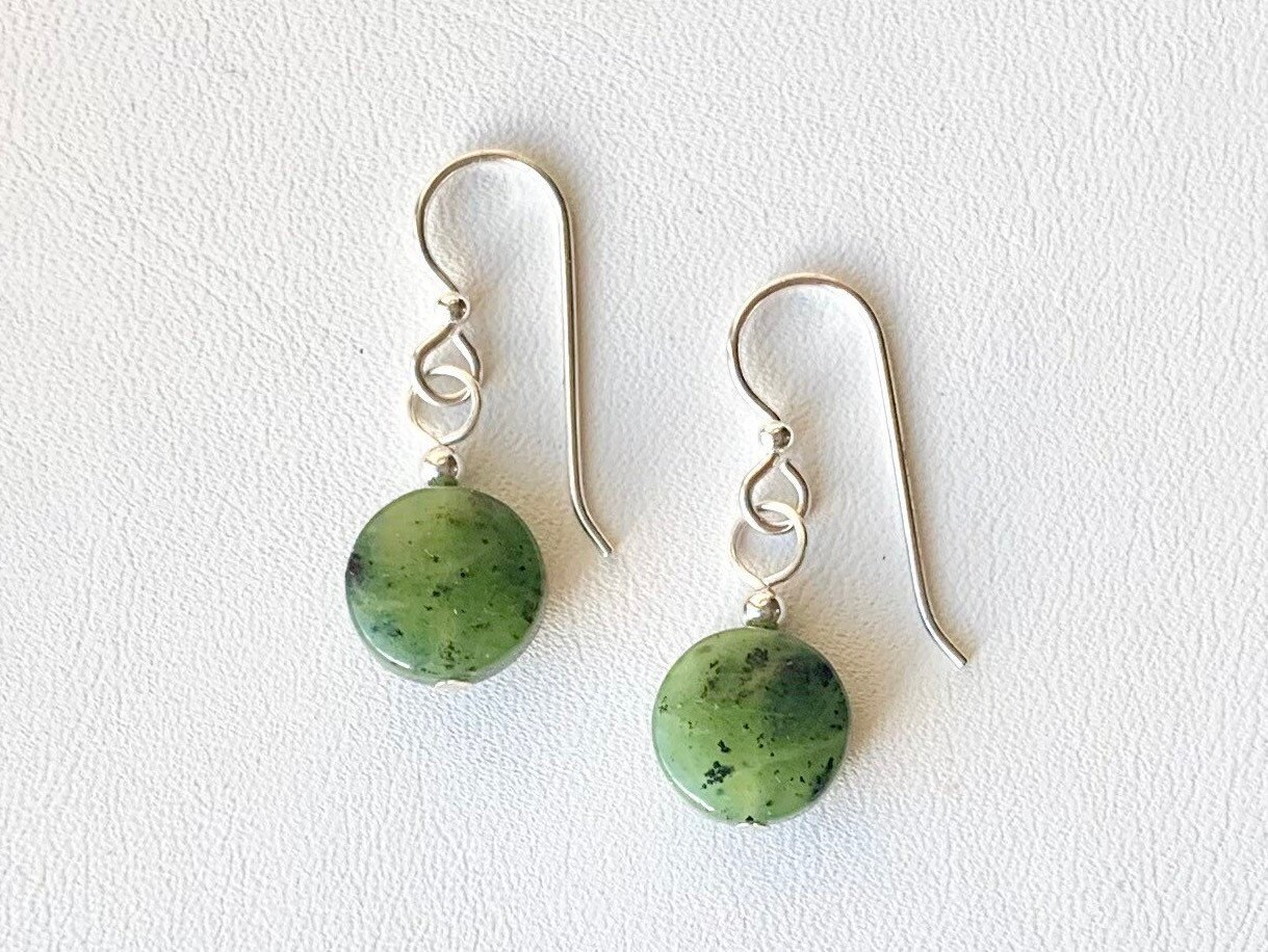 Bc Jade Ohrringe Mit Sterling Silber Perlen, Drähte Und Pins Bc Jade Ohrringe Mit Sterling Silber Perlen, Drähte Und Pins von SLynetteJewelry