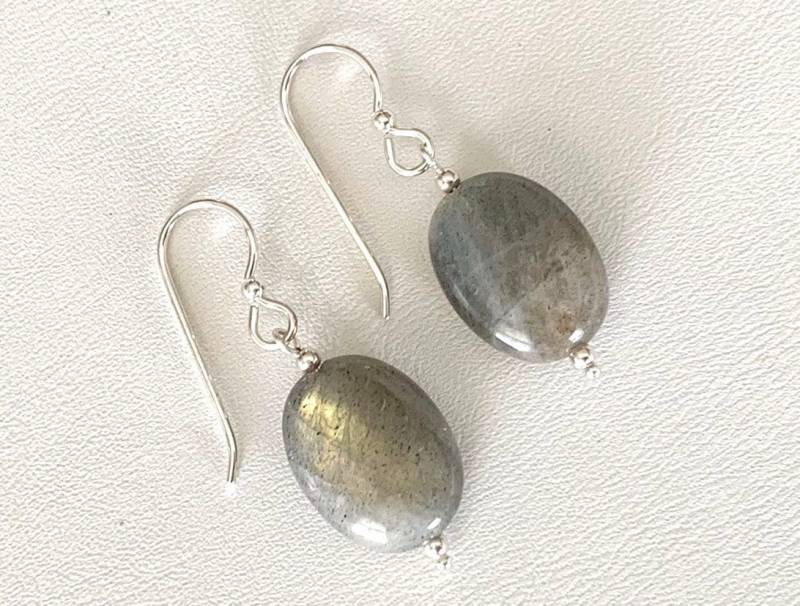 Labradorit Ohrringe Mit Sterling Silber Veredelungen Labradorit Ohrringe Mit Sterling Silber Veredelungen von SLynetteJewelry