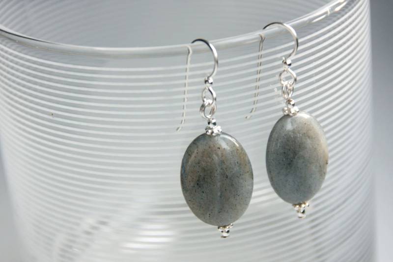 Labradorit Ohrringe - Variation 2 Mit Sterling Silber Finishings Labradorit Ohrringe - Variation 2 Mit Sterling Silber Finishings von SLynetteJewelry