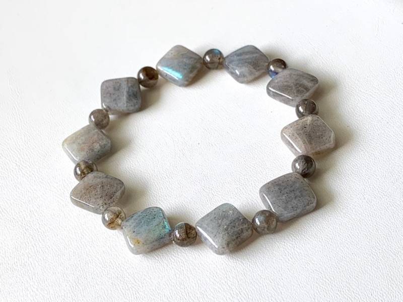 Labradorit-stretch-Armband - Größe Medium Labradorit-stretch-Armband - Größe Medium von SLynetteJewelry