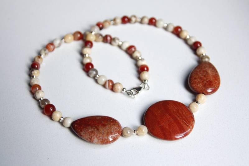 Natürliche Stein Perlenkette Mit Rotem Jaspis, Fossilen Korallen, Sardonyx, Grafik Granit Und Sterling Silber Natürliche Stein Perlenkette Mit Rotem Jaspis, Fossilen Korallen, Sardonyx, Grafik Granit Und Sterling Silber von SLynetteJewelry