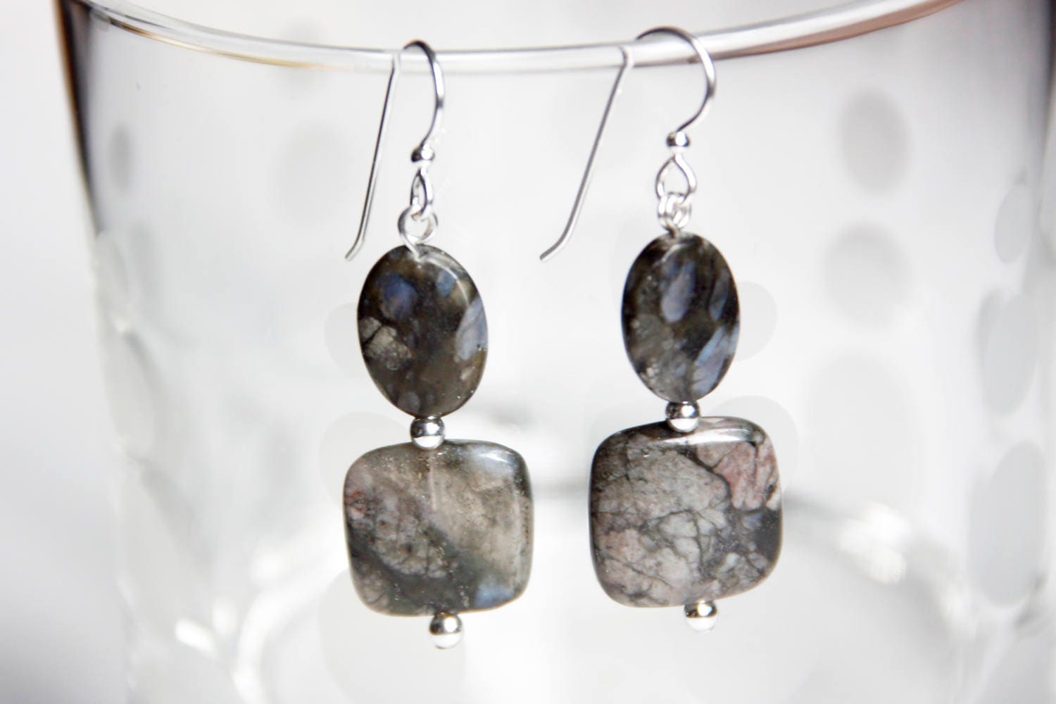 Rhyolith Ohrringe Mit Sterling Silberperlen, Ohrhaken Und Nietstifte Rhyolith Ohrringe Mit Sterling Silberperlen, Ohrhaken Und Nietstifte von SLynetteJewelry