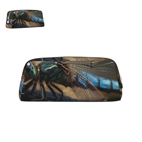 SMAZDFXX großes Fassungsvermögen, Federmäppchen aus Leder, Libelle, ruht auf dem Wasser, tragbare Tasche, ästhetisches süße Make-up-Tasche, wasserdichte Stifttasche f SMAZDFXX großes Fassungsvermögen, Federmäppchen aus Leder, Libelle, ruht auf dem Wasser, tragbare Tasche, ästhetisches süße Make-up-Tasche, wasserdichte Stifttasche f von SMAZDFXX
