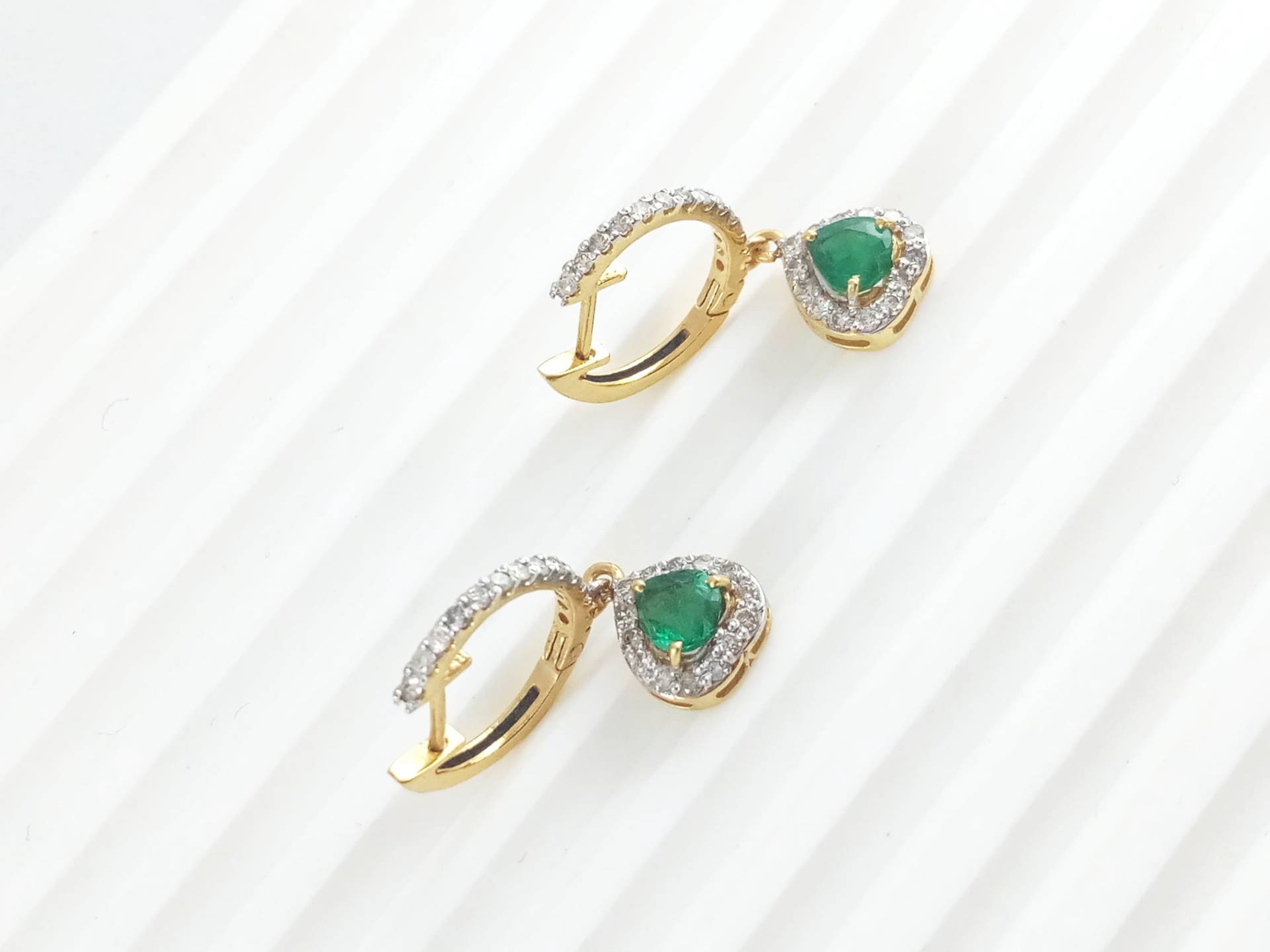 Mai Birthstone Natürlicher Smaragd Und Diamant-Herzform-Ohrringe Für Frau Mädchen/14K Solid Gold Emerald Dungle Ohrringe von SMGEMSIndia