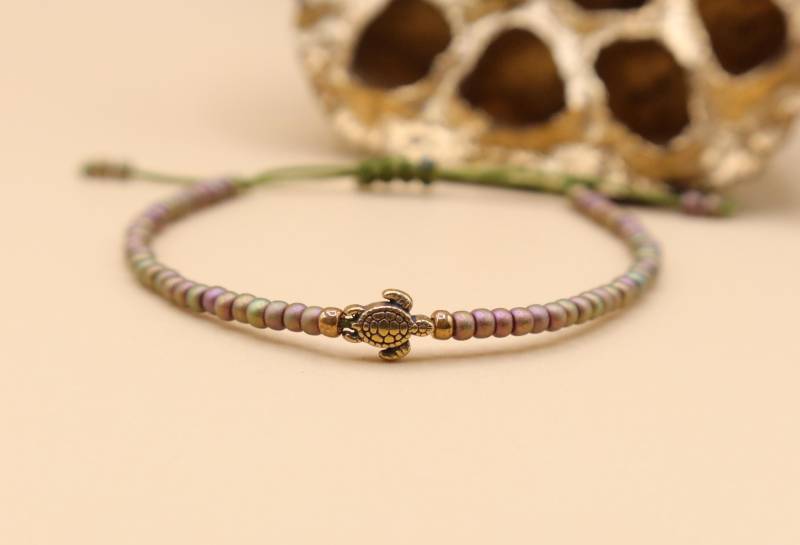 Armband Mit Mini Schildkröte, Matt Armband Mit Mini Schildkröte, Matt von SMIRAccessoires