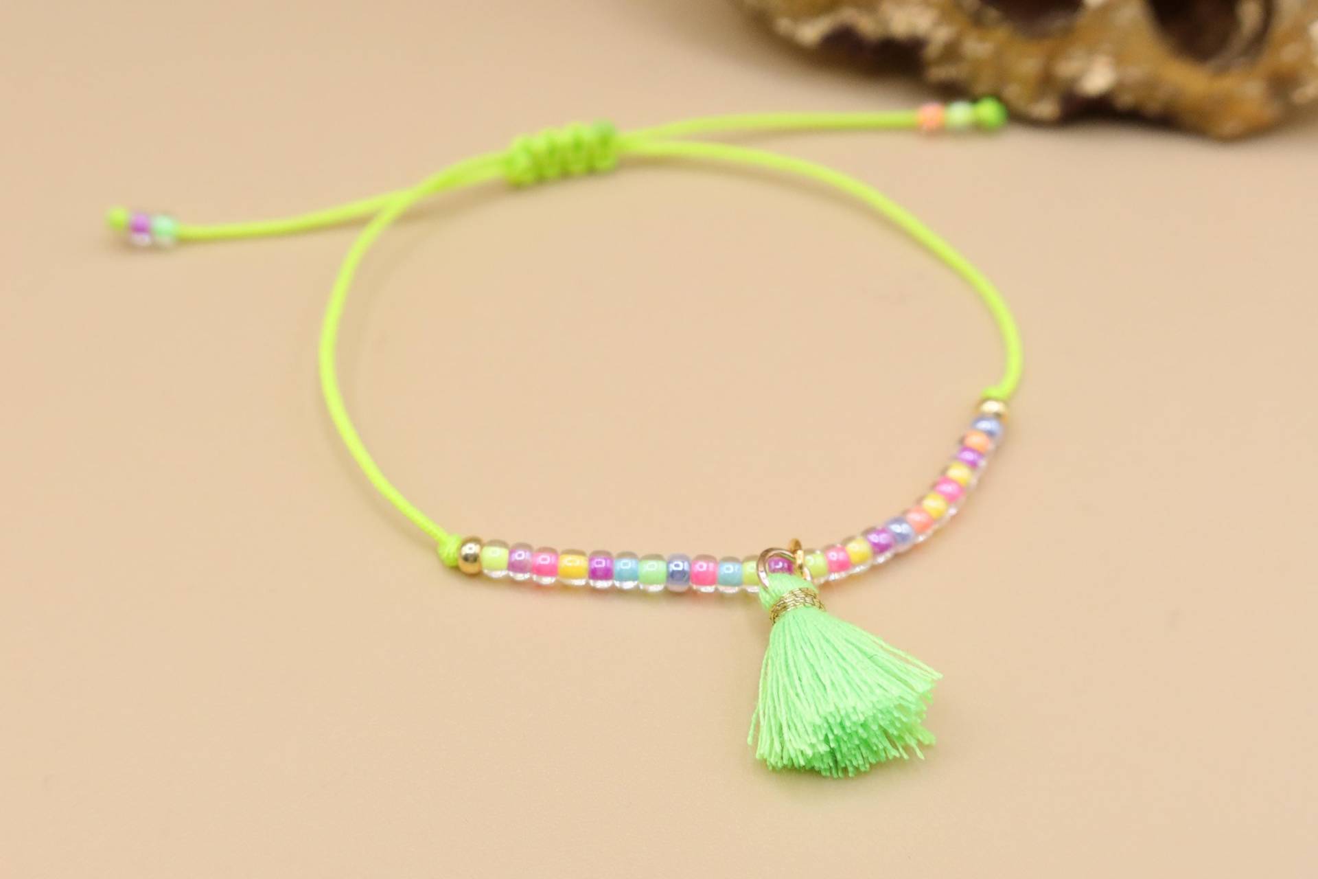 Armband Mit Quaste, Mehrfarbig Luminous, Neon von SMIRAccessoires