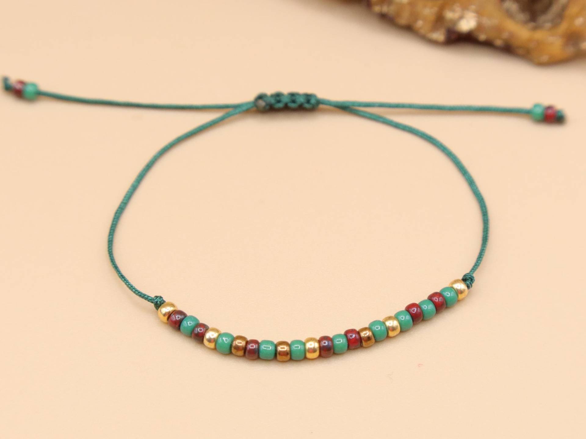 Filigranes Armband, Dunkelgrün von SMIRAccessoires