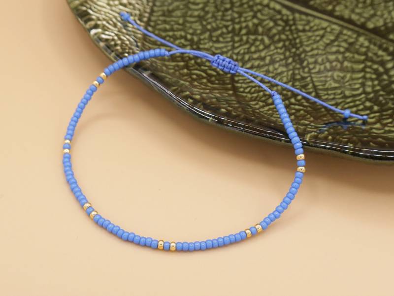 Filigranes Fußband Mit Mini Glasperlen, Blau von SMIRAccessoires