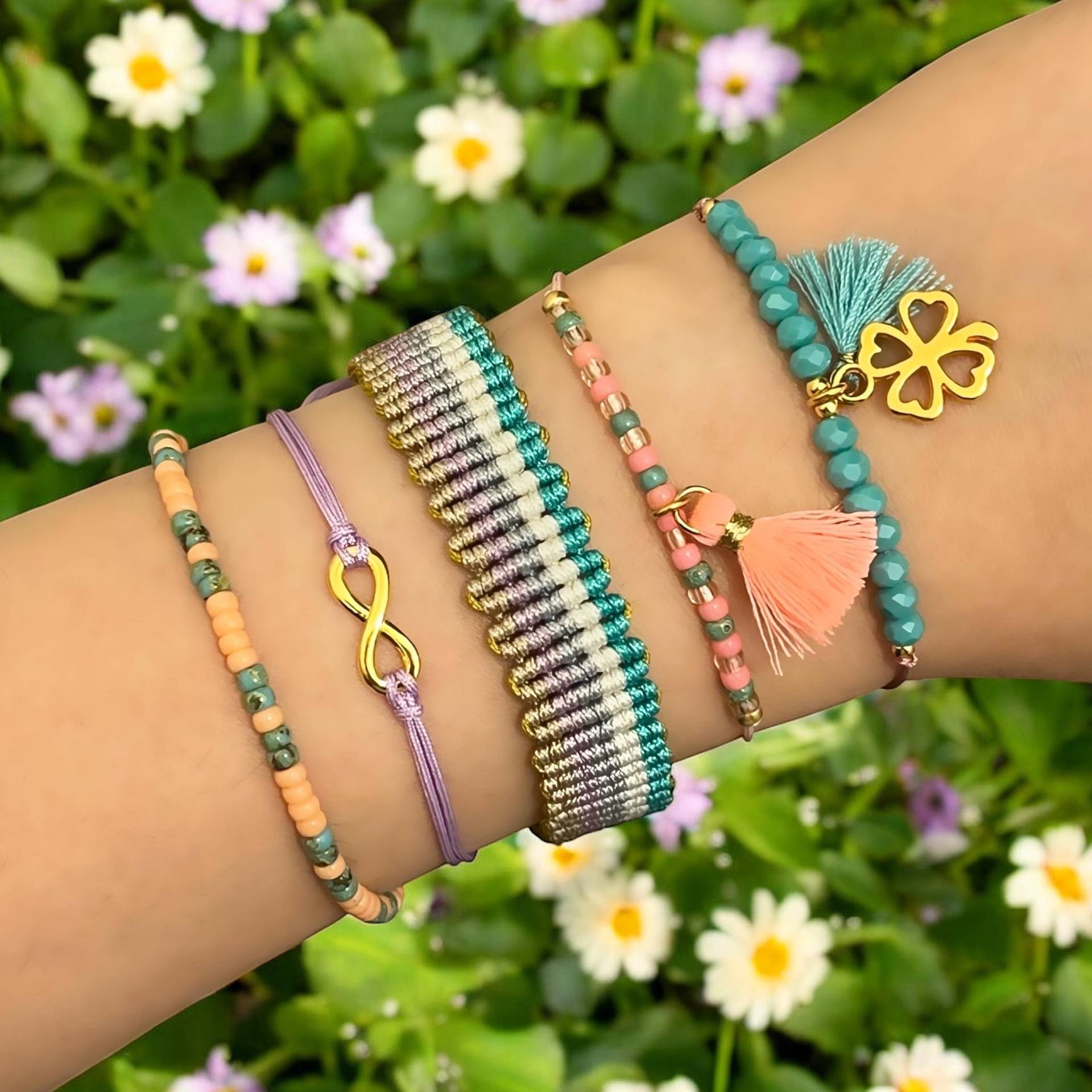Handgeknüpftes Makramee-Armband, Mehrfarbig, Einzelstück von SMIRAccessoires
