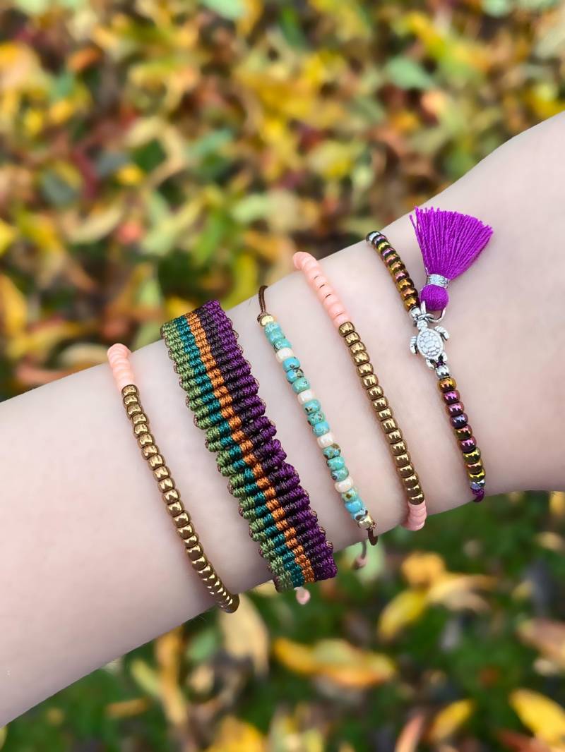 Handgeknüpftes Makramee-Armband, Mehrfarbig, Einzelstück von SMIRAccessoires