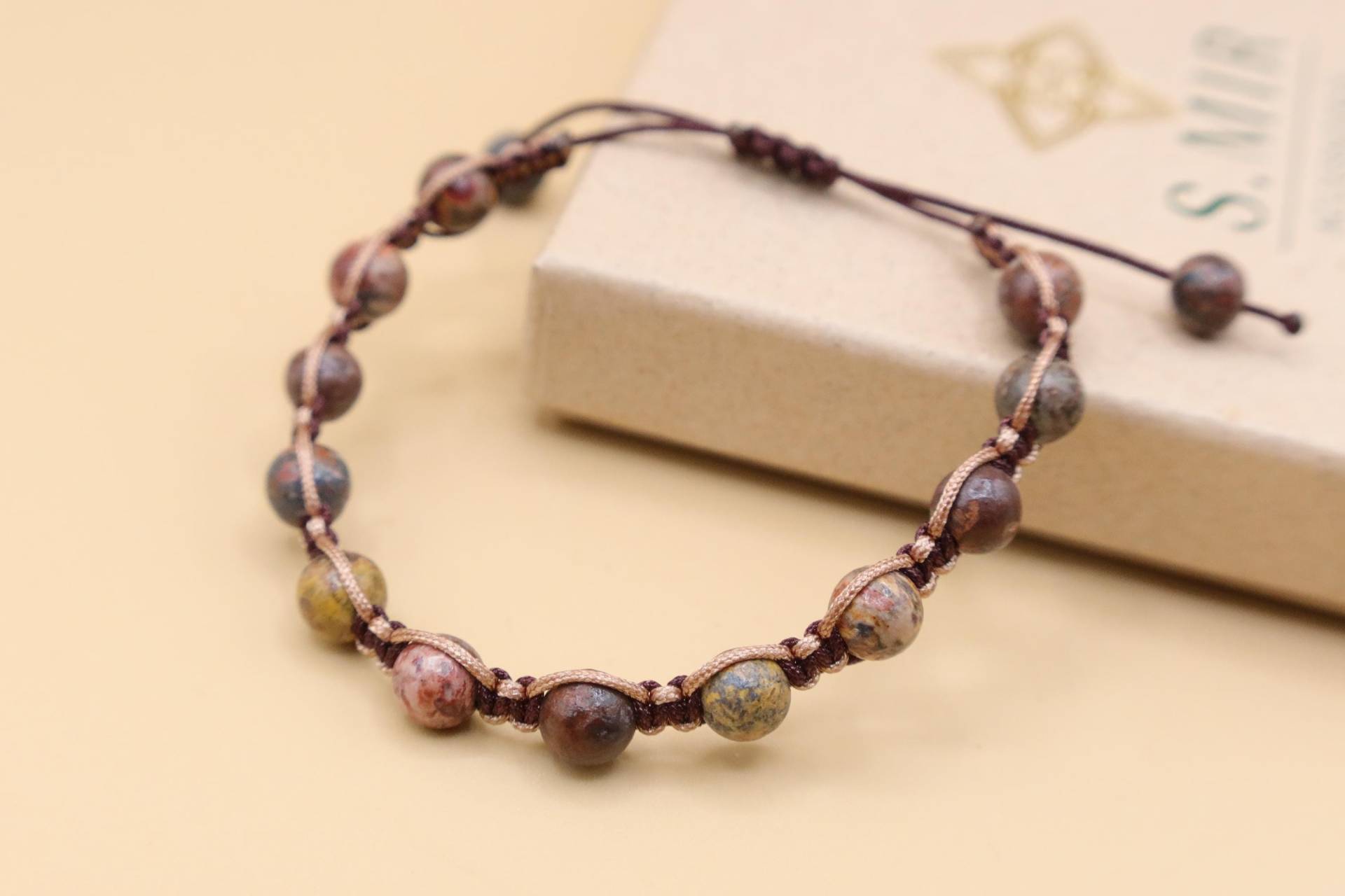 Makramee Armband, Hellbraun/Dunkelbraun von SMIRAccessoires