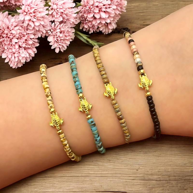 Personalisierbares Armband Mit Mini Schildkröte Personalisierbares Armband Mit Mini Schildkröte von SMIRAccessoires
