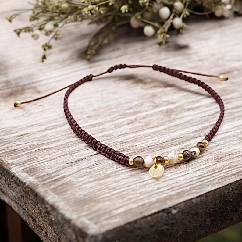 Schönes Makramee Fußband Mit Steinperlen 4mm, Dunkelbraun von SMIRAccessoires