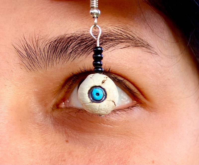 Handgemachte Keramik Blaue Augen Ohrringe Keramikschmuck Böse Halloween Schmuck Moderne Moderner von SMPersianArt