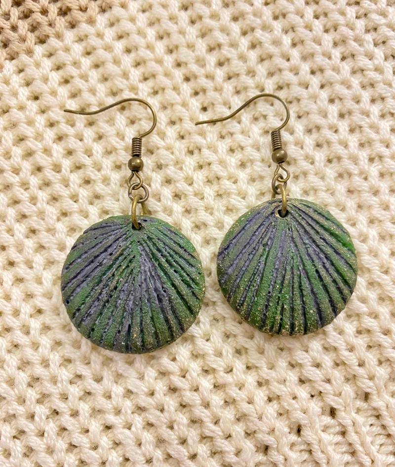 Handmade Keramik Grün Glasiert Ohrringe Keramikschmuck Besondere Grüne Farbe Moderne Kunst Moderner Schmuck von SMPersianArt