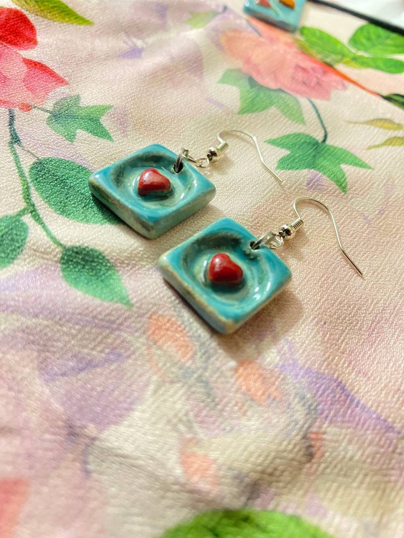 Ohrringe Keramik Schmuck Handgemachte Herzen Blau Türkis Glasiert Ohrring Geschenk Für Liebe, Herz Accessoires Liebevolle von SMPersianArt