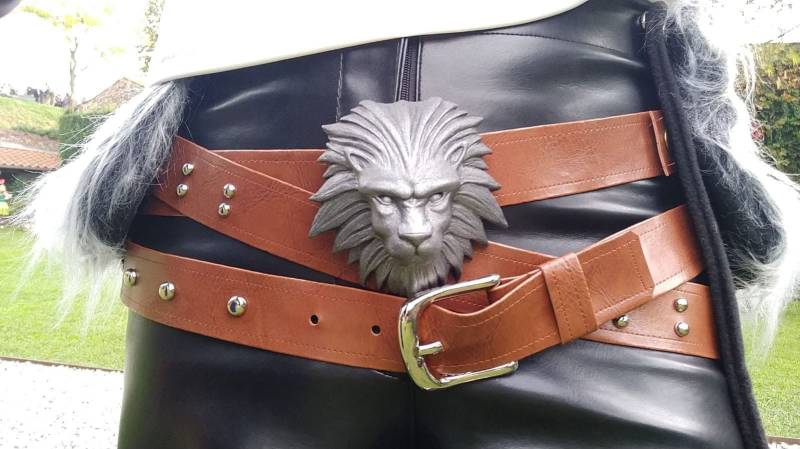 Fibbia Cintura Squall Leonhart, Finitura Argento Leone - Accessoire Für Cosplay Final Fantasy Viii Prop Replica Fibbia Cintura Squall Leonhart, Finitura Argento Leone - Accessoire Für Cosplay Final Fantasy Viii Prop Replica von SMakeIT