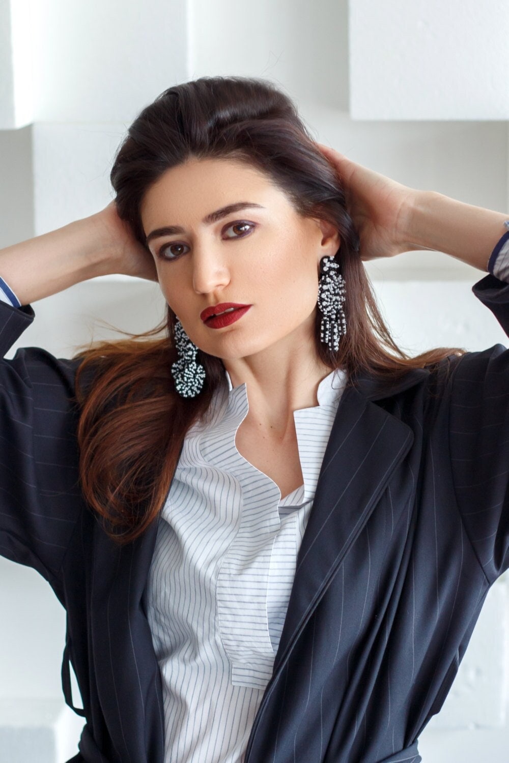 Ohrclips Mit Flamenca-Perlen - Schwarz Und Weiß. Quastenohrringe, Saatperlenohrringe. Perfektes Geschenk Für Sie von SMorozJewelry