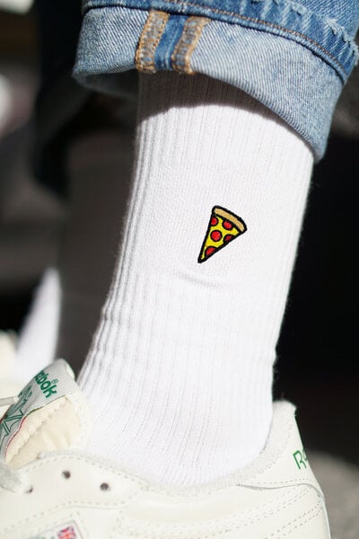 SNACKZ Pizza | Bestickte Bio Baumwoll Socken von SNACKZ