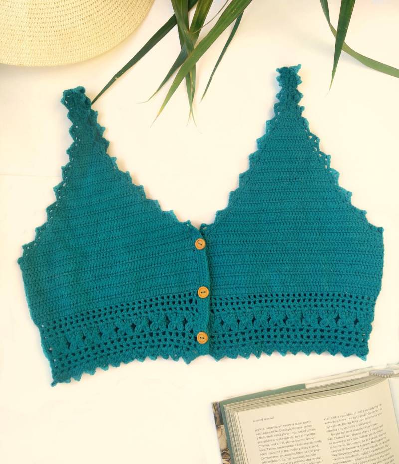 Gehäkelte Crop Top in Petrolblau von SNEZIknitwear