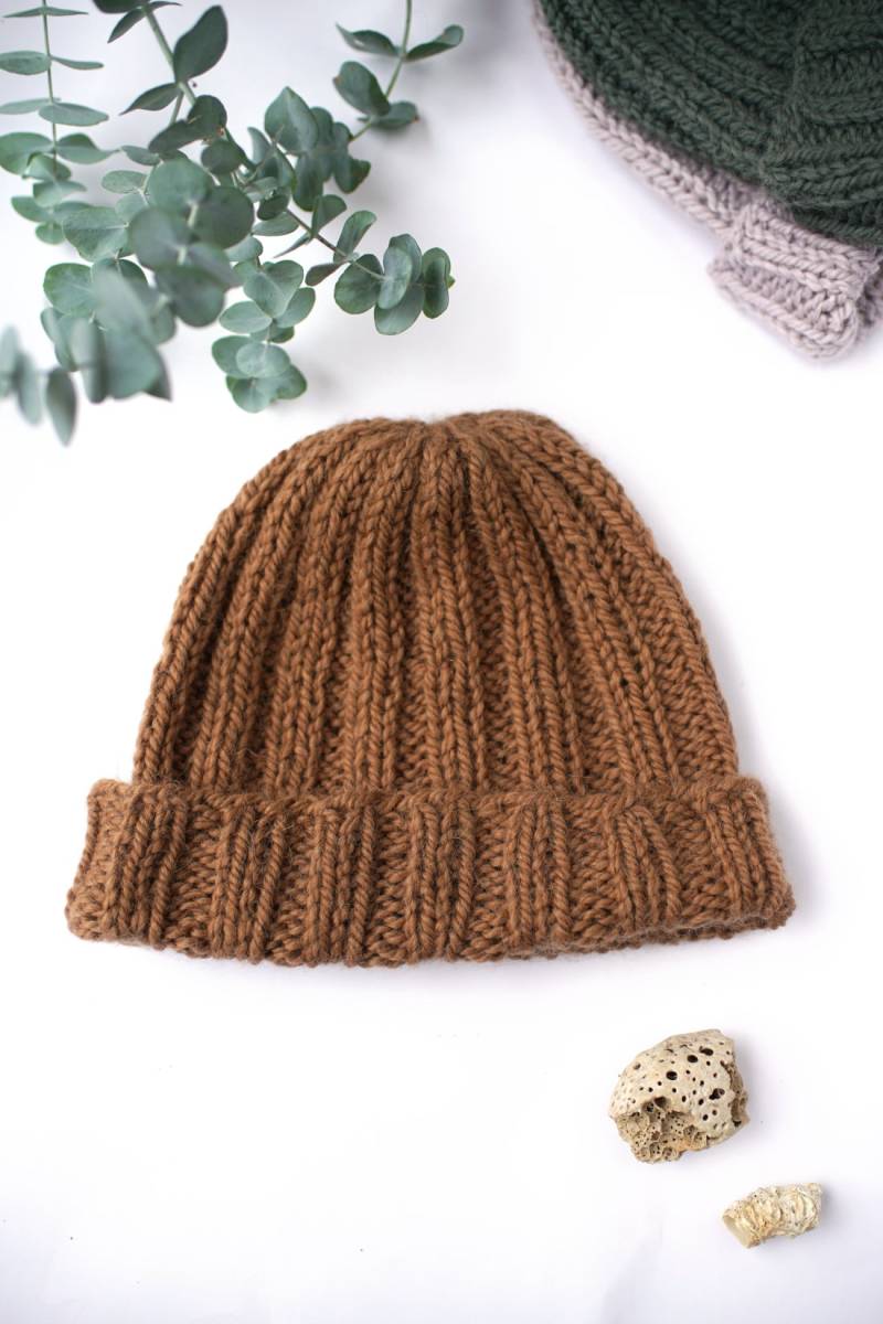 Handgestrickte Alpaka Mütze Aus Merinowolle - Mandelfarben von SNEZIknitwear