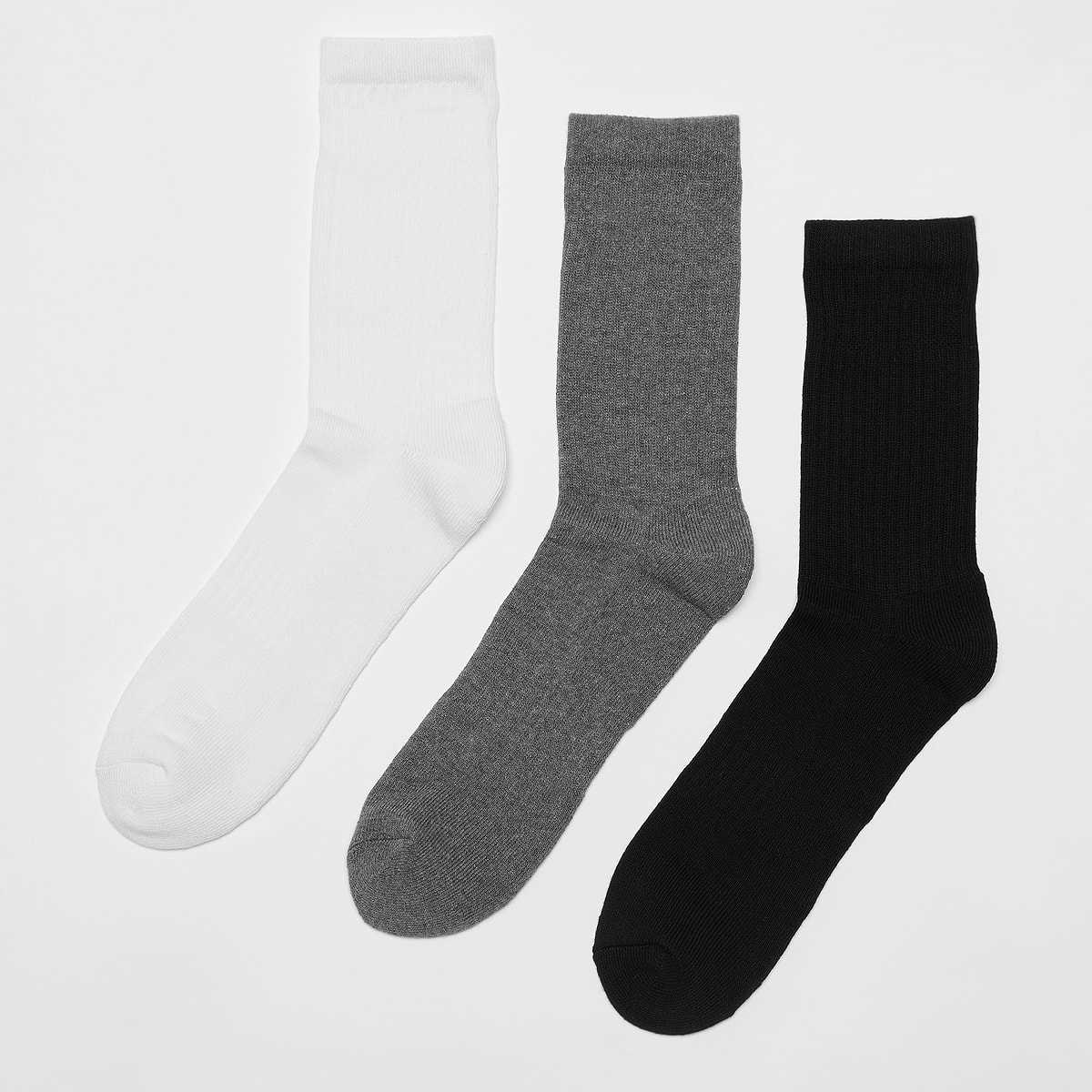 3 PACK - Small Logo Essential Crew Socks von SNIPES