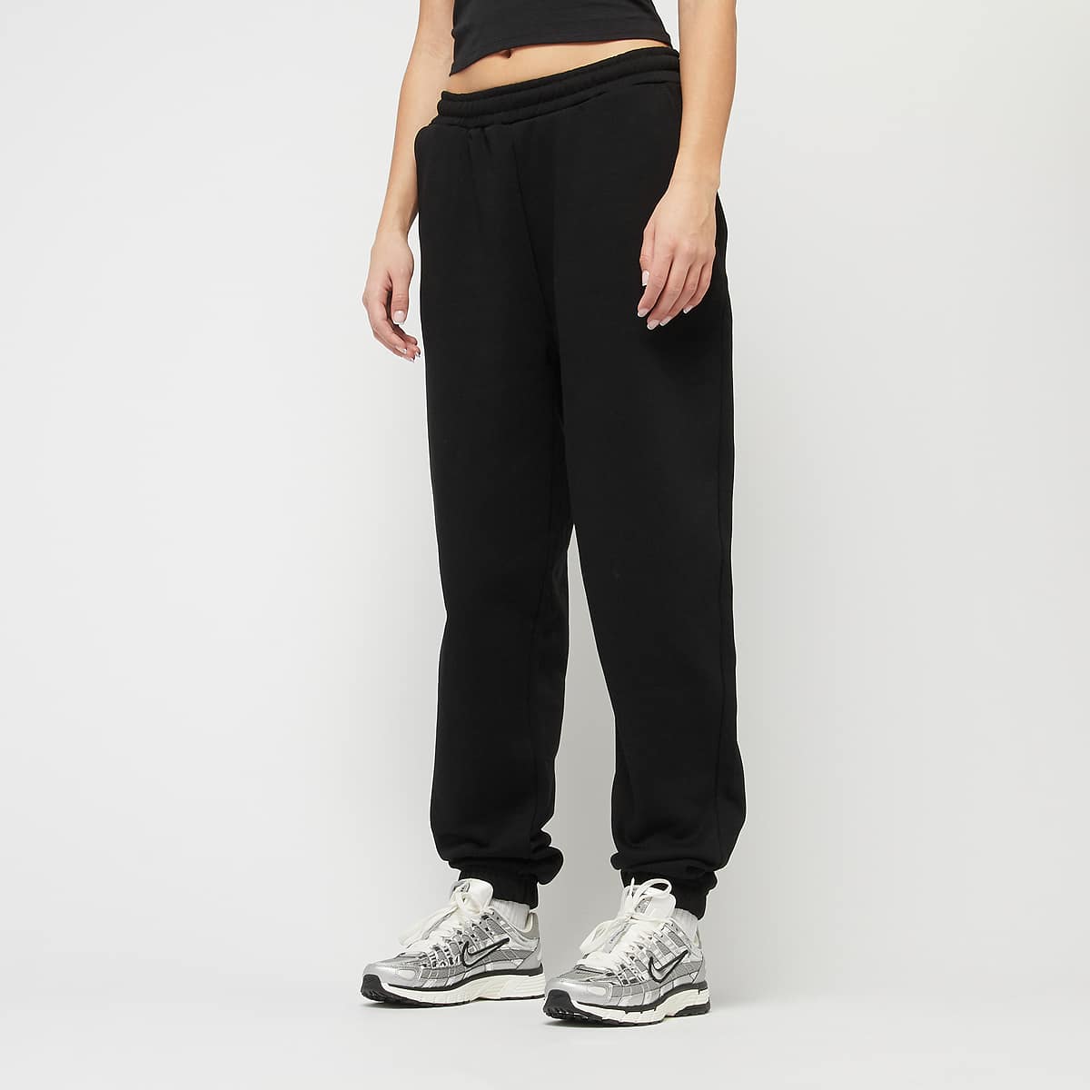 Small Logo Essential Oversized Sweat Pants von SNIPES